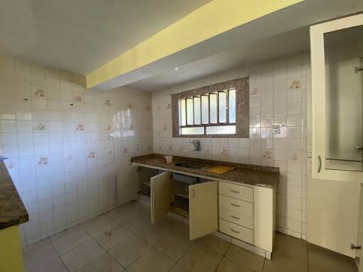 Casa à venda com 6 quartos, 204m² - Foto 9