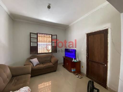 Casa à venda com 3 quartos, 360m² - Foto 1
