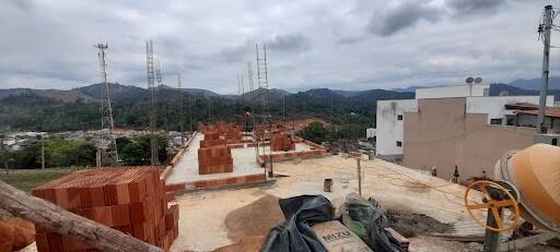 Casa à venda com 3 quartos, 180m² - Foto 2