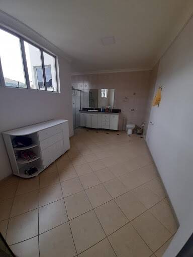 Casa à venda com 4 quartos, 325m² - Foto 8