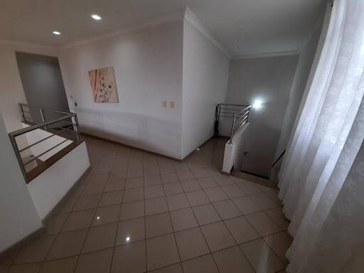 Casa à venda com 4 quartos, 325m² - Foto 20