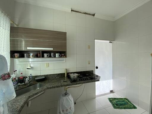 Casa à venda com 5 quartos, 300m² - Foto 4