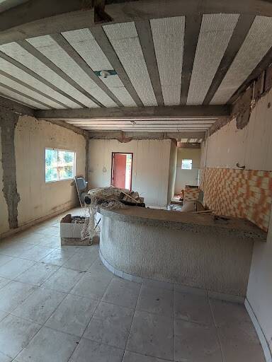 Casa à venda com 4 quartos, 110m² - Foto 1