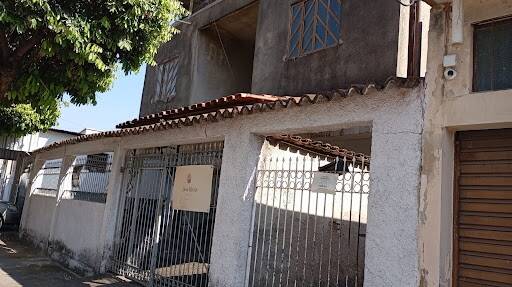 Casa à venda com 3 quartos, 512m² - Foto 2