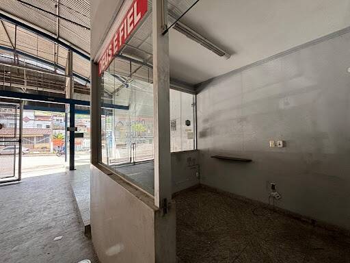 Depósito-Galpão-Armazém para alugar, 380m² - Foto 1