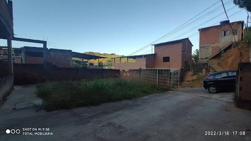 Casa à venda com 3 quartos, 360m² - Foto 1