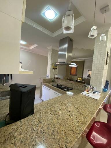 Casa à venda com 6 quartos, 230m² - Foto 7