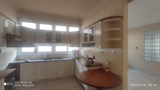 Casa à venda com 4 quartos, 360m² - Foto 2