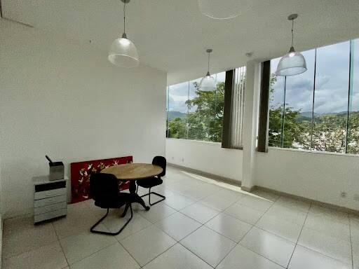 Loja-Salão para alugar com 3 quartos, 147m² - Foto 13