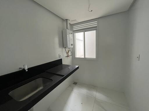 Apartamento à venda com 3 quartos, 181m² - Foto 11