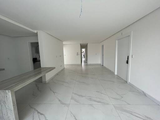 Apartamento à venda com 3 quartos, 181m² - Foto 7