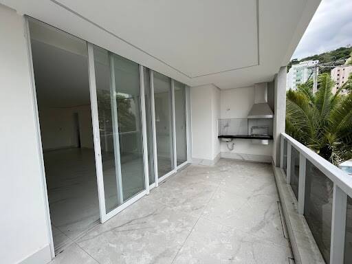 Apartamento à venda com 3 quartos, 181m² - Foto 9