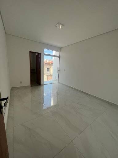 Casa à venda com 3 quartos, 100m² - Foto 5