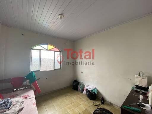 Casa à venda com 3 quartos, 130m² - Foto 1