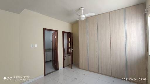 Casa à venda com 3 quartos, 360m² - Foto 1