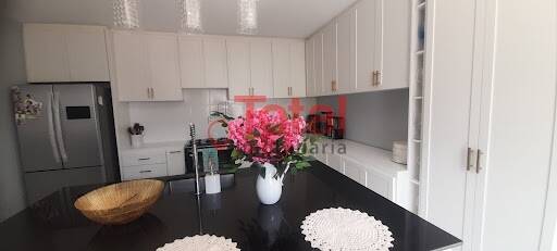 Casa à venda com 5 quartos, 220m² - Foto 3