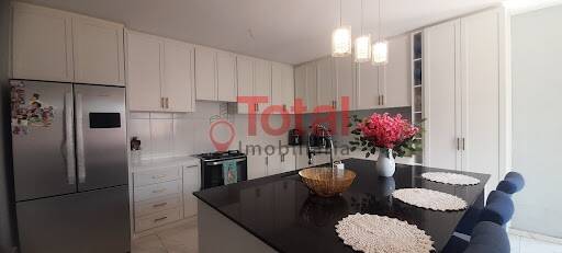 Casa à venda com 5 quartos, 220m² - Foto 8