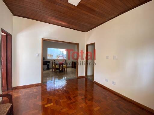 Casa à venda com 3 quartos, 390m² - Foto 9