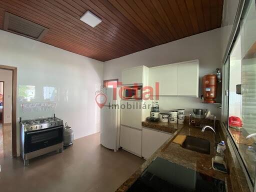 Casa à venda com 3 quartos, 390m² - Foto 10