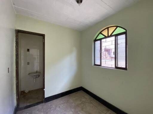 Casa à venda com 3 quartos, 250m² - Foto 3