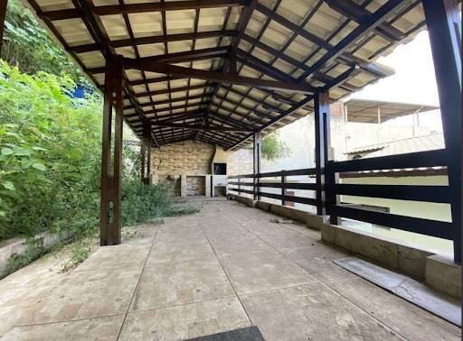Casa à venda com 3 quartos, 250m² - Foto 4