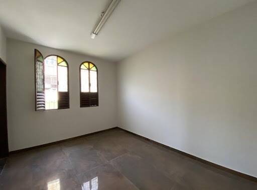 Casa à venda com 3 quartos, 250m² - Foto 8