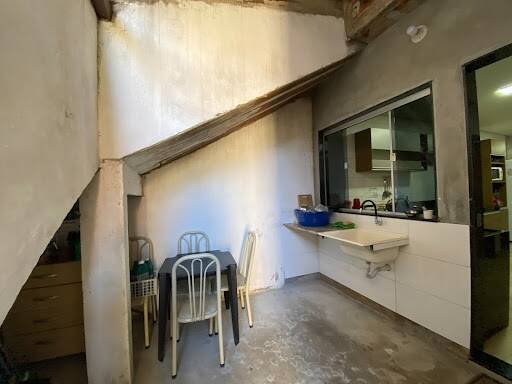 Casa à venda com 4 quartos, 140m² - Foto 4