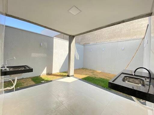 Casa à venda com 3 quartos, 130m² - Foto 2