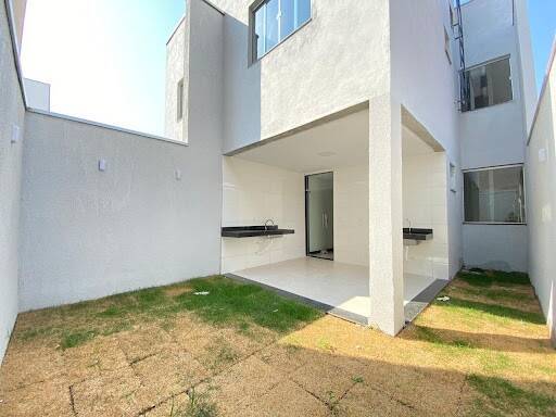 Casa à venda com 3 quartos, 130m² - Foto 3