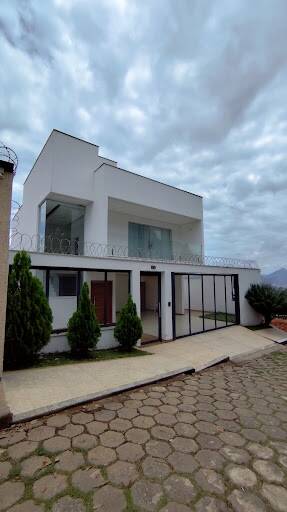 Casa à venda com 3 quartos, 400m² - Foto 2