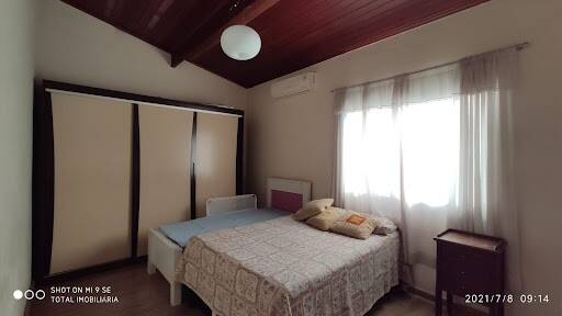 Casa à venda com 3 quartos, 250m² - Foto 1