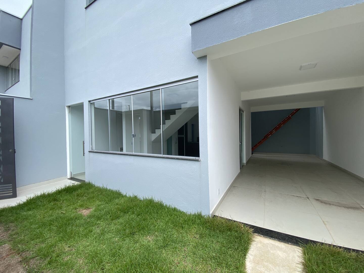 Casa à venda com 3 quartos, 117m² - Foto 2