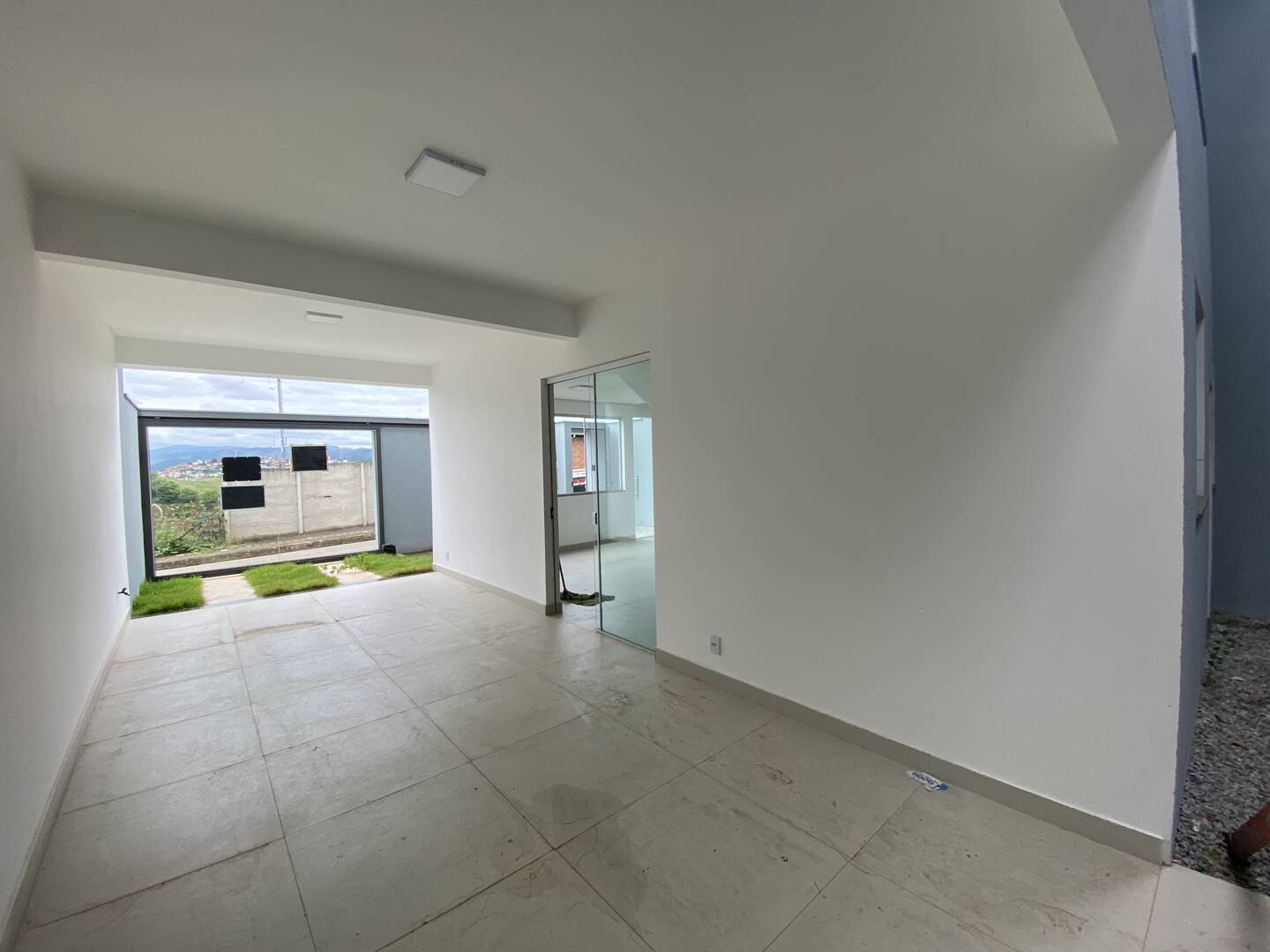 Casa à venda com 3 quartos, 117m² - Foto 3