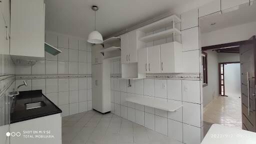 Casa à venda com 3 quartos, 360m² - Foto 11