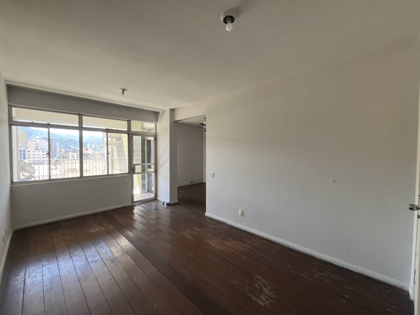 Apartamento para alugar com 3 quartos, 100m² - Foto 3