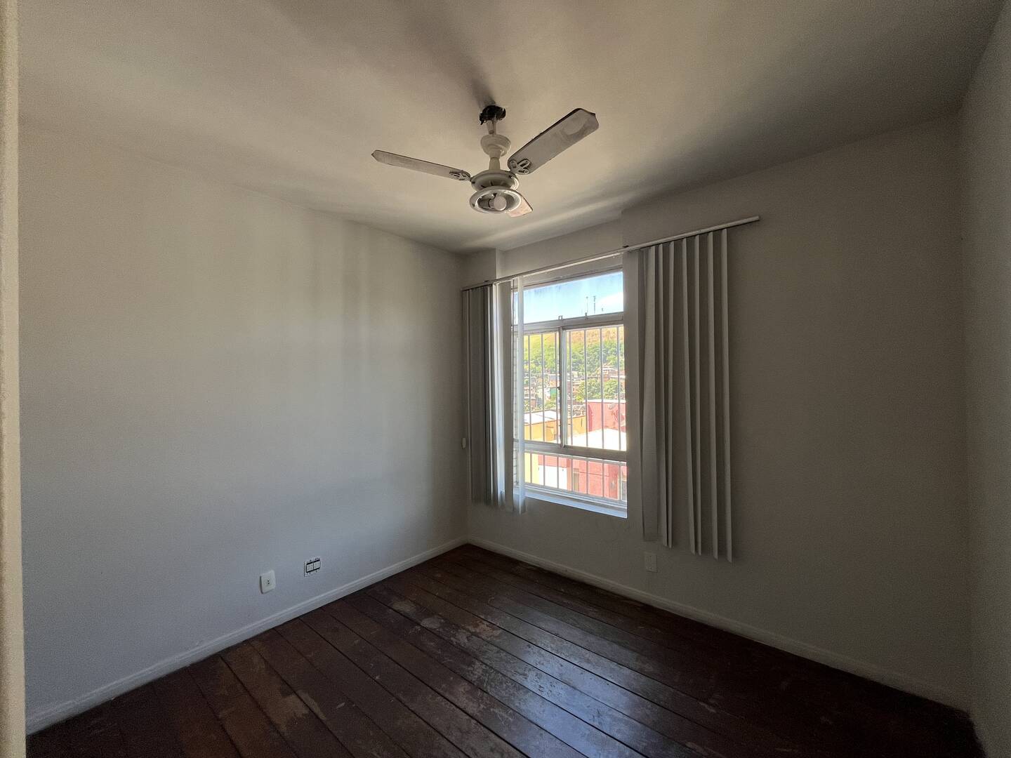 Apartamento para alugar com 3 quartos, 100m² - Foto 15