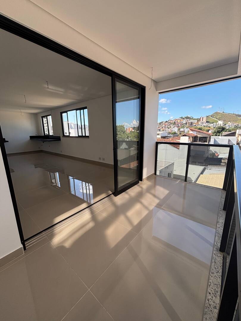 Apartamento à venda com 3 quartos, 100m² - Foto 2