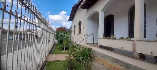 Casa à venda com 5 quartos, 249m² - Foto 6