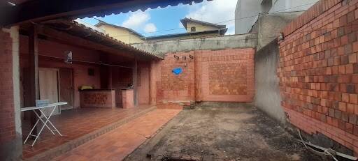Casa à venda com 3 quartos, 360m² - Foto 1