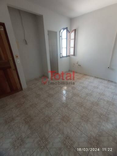 Casa à venda com 4 quartos, 170m² - Foto 2