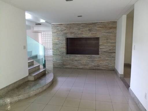 Casa à venda com 5 quartos, 400m² - Foto 2