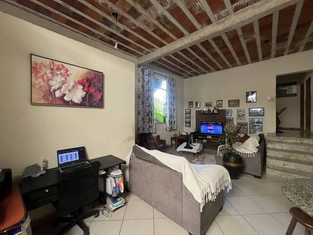 Casa para Venda em Coronel Fabriciano - 2