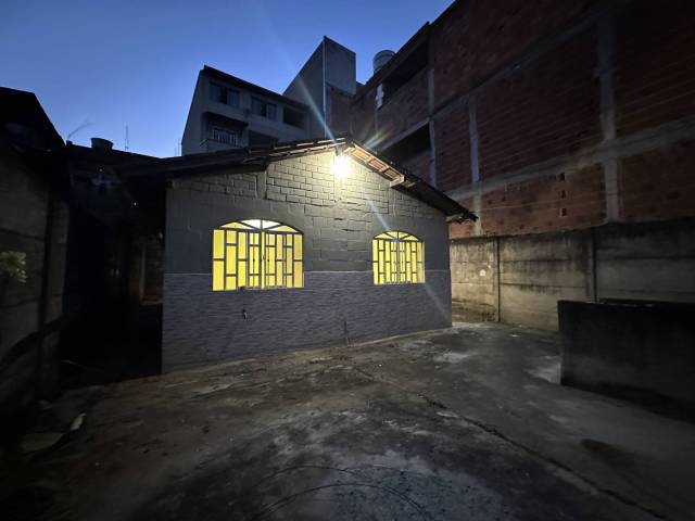 #4217 - Casa para Locação em Ipatinga - MG - 2