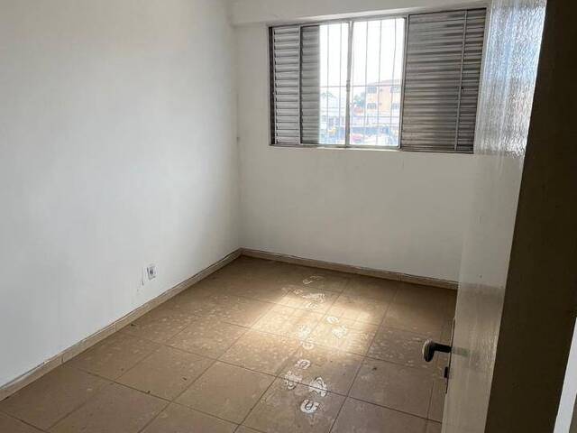 Apartamento para Locação em Governador Valadares - 3