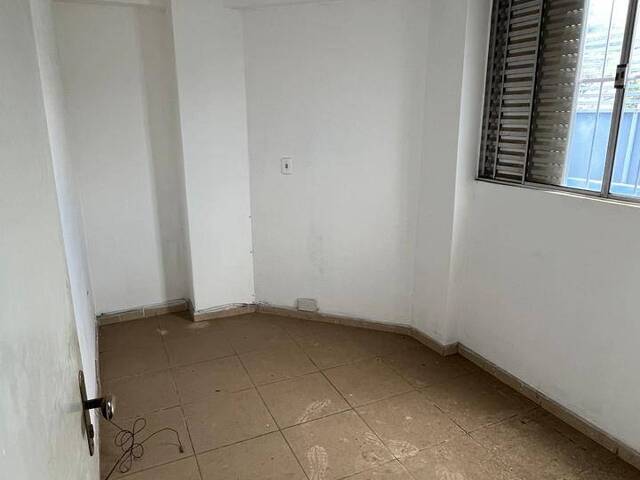 Apartamento para Locação em Governador Valadares - 4